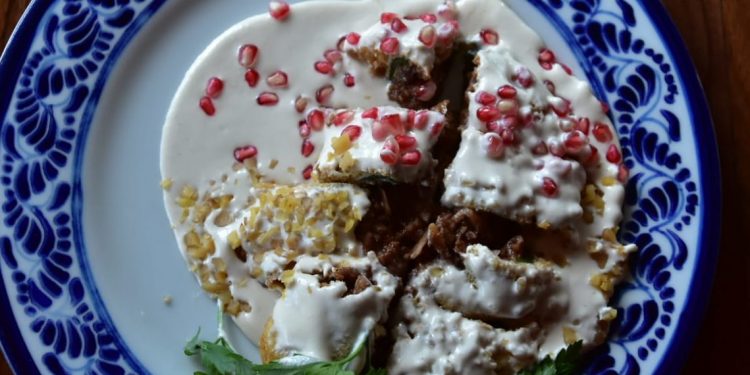 Chiles en Nogada con verdadero sabor poblano llegan a la CDMX